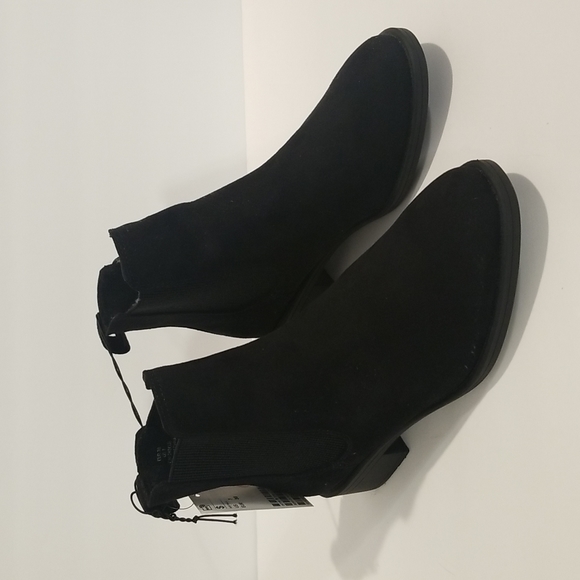 H&M Shoes - H & M suede man made ankle boots NWT